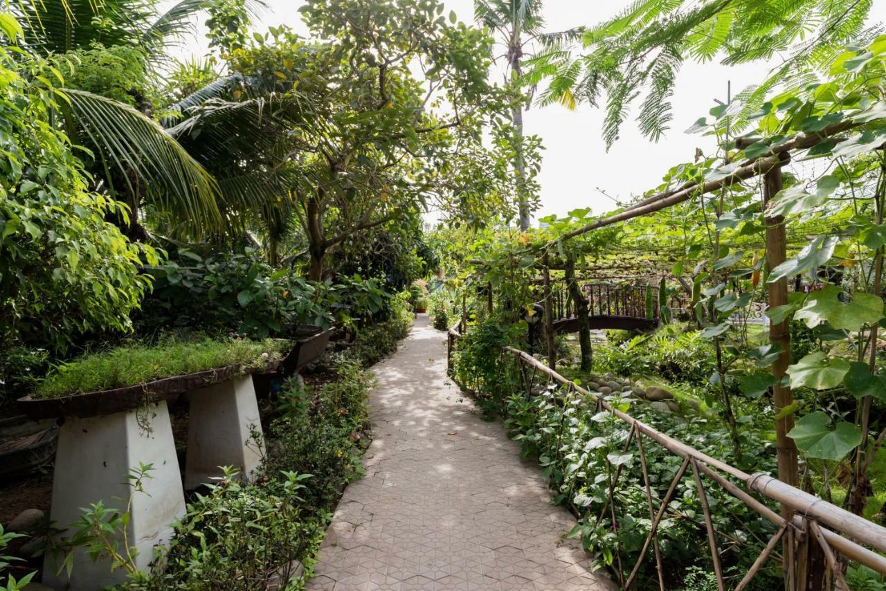 Отель Saigon Riverside Retreat Хошимин Экстерьер фото